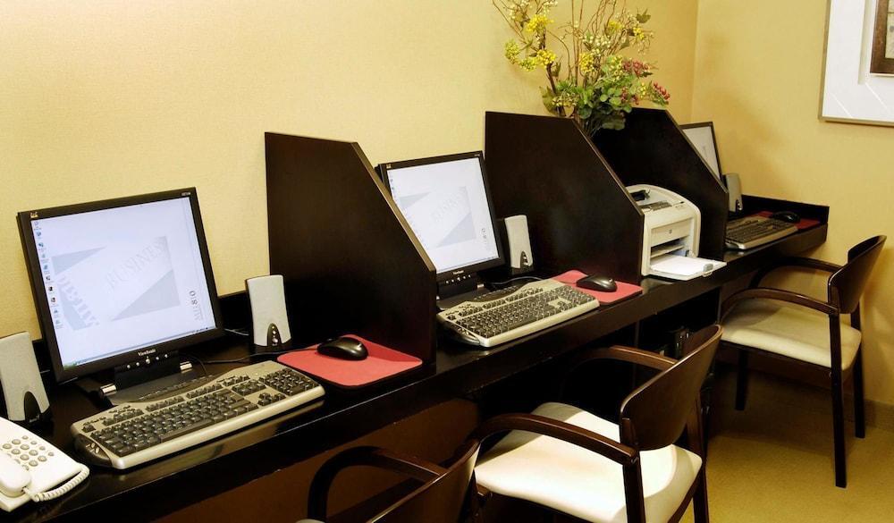 Mil810 Ushuaia Hotel Ngoại thất bức ảnh